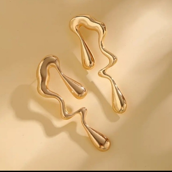 Abstract Gold Drip Effect Earrings - Picture 3 of 5